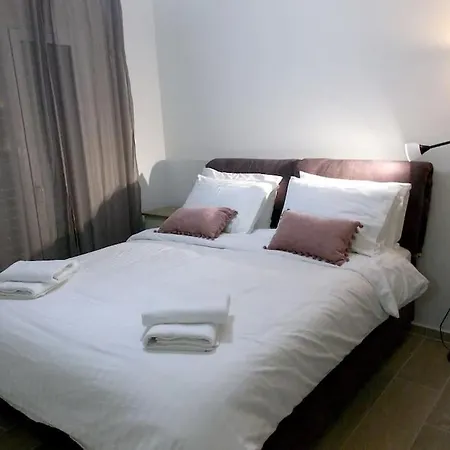 Alena Apartment
